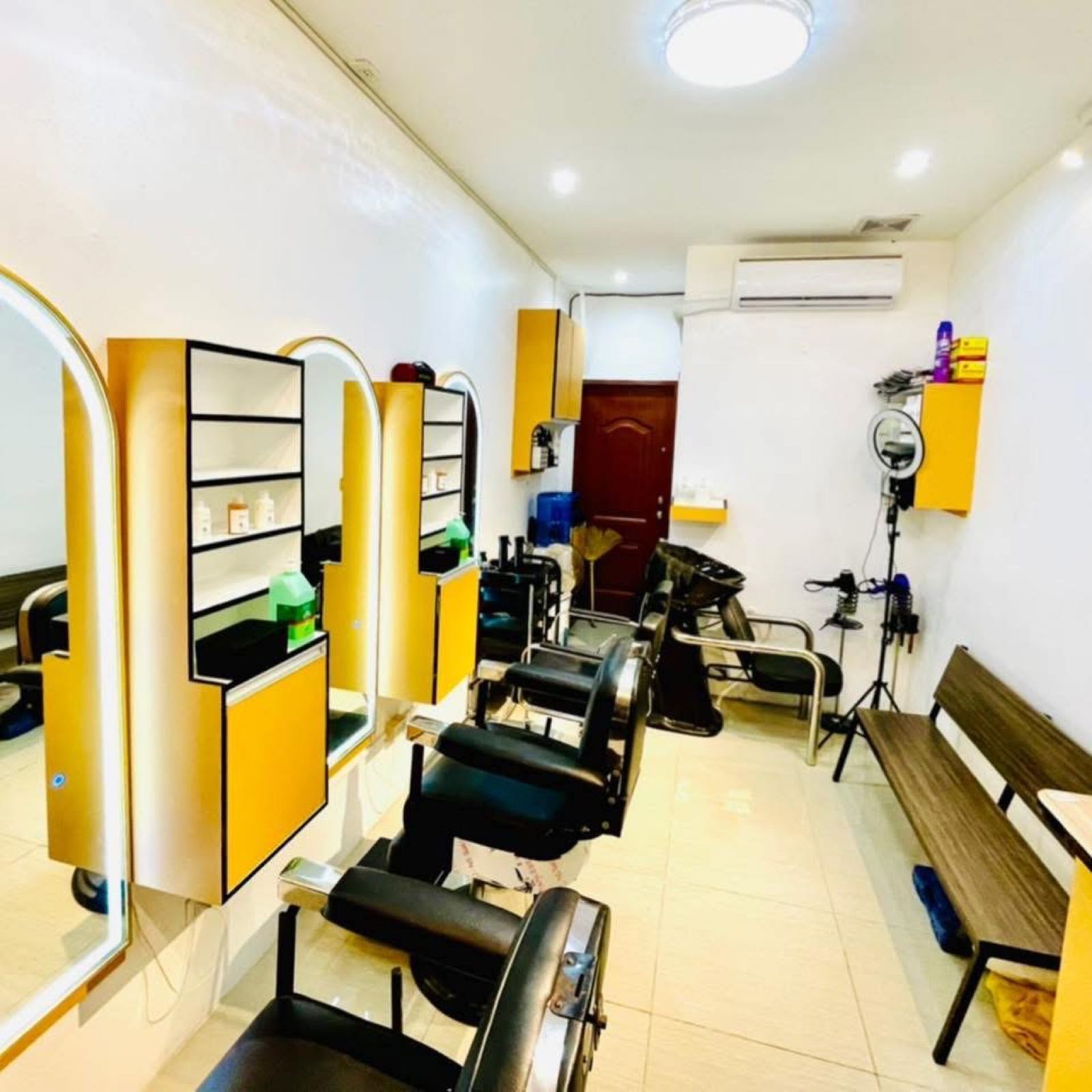 Elvis Rebanal Salon Interior